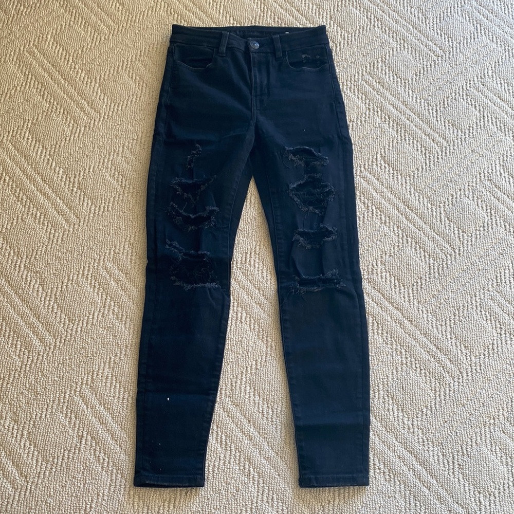 AEO black distressed curvy high rise jegging